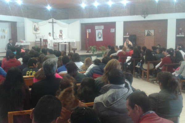 Alrededor de 40000 fieles honraron a Santa Rita de Casia en la capilla del Ramos Taboada