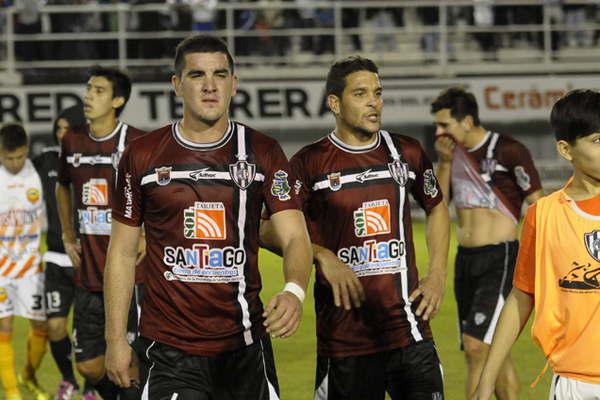 DECEPCIÓN Central no encuentra el rumbo y ayer sumó una nueva frustración ante su gente