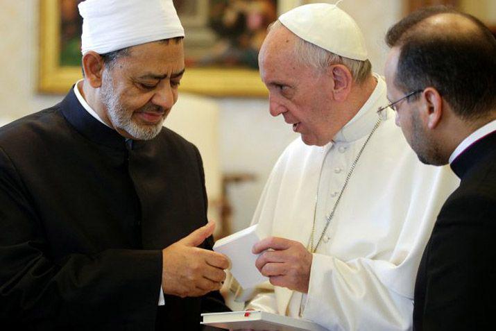 Francisco se reunioacute con el imaacuten Ahmed al Tayeb