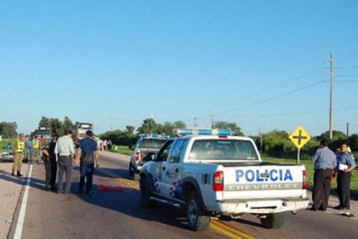 Ruta 92- embistioacute a dos adolescentes con su auto y se dio a la fuga