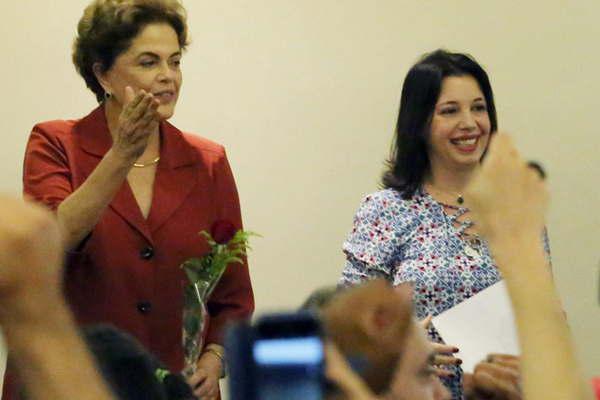 La suspendida Dilma Rousseff acusoacute a Michel Temer de pretender privatizar el petroacuteleo