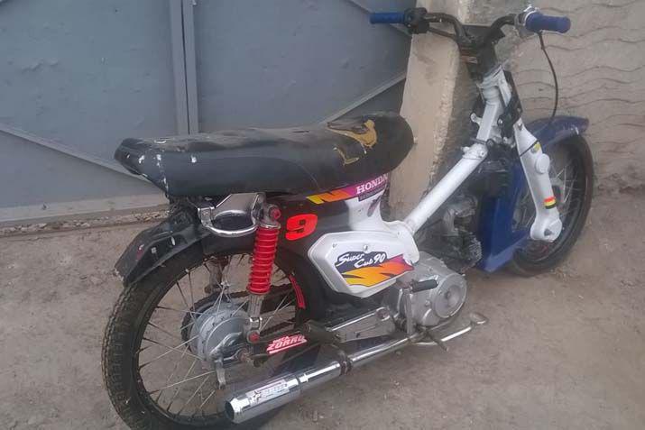 Policiacuteas recuperan una moto que habiacutea sido robada en Clodomira
