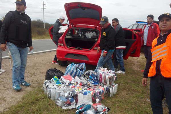 La Policiacutea Federal secuestroacute mercaderiacutea ilegal