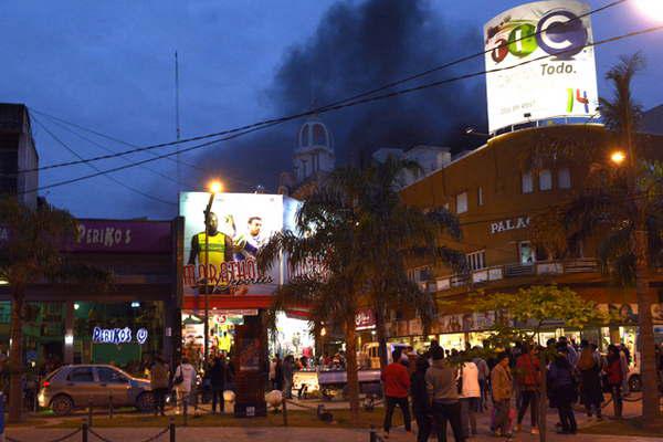 El incendio se extendió por ms de seis horas