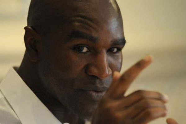  Evander Holyfield abriraacute la mediaacutetica pista de ShowMatch con su performance  