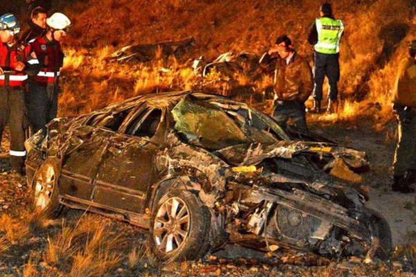 Cuatro personas murieron en violento vuelco de un vehiacuteculo