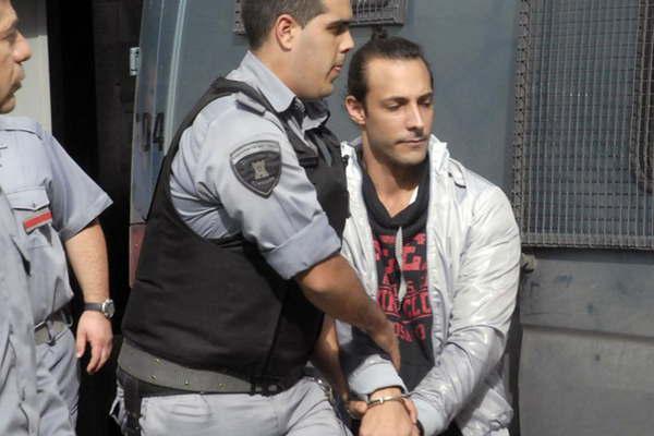 Farintildea- Leandro Baacuteez puede sufrir represalias de Cristina