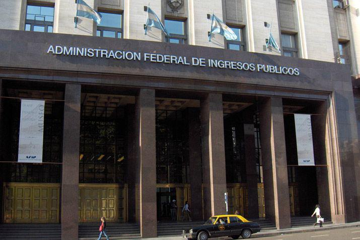 Los clubes de fuacutetbol deberaacuten enviar informacioacuten impositiva directo a AFIP