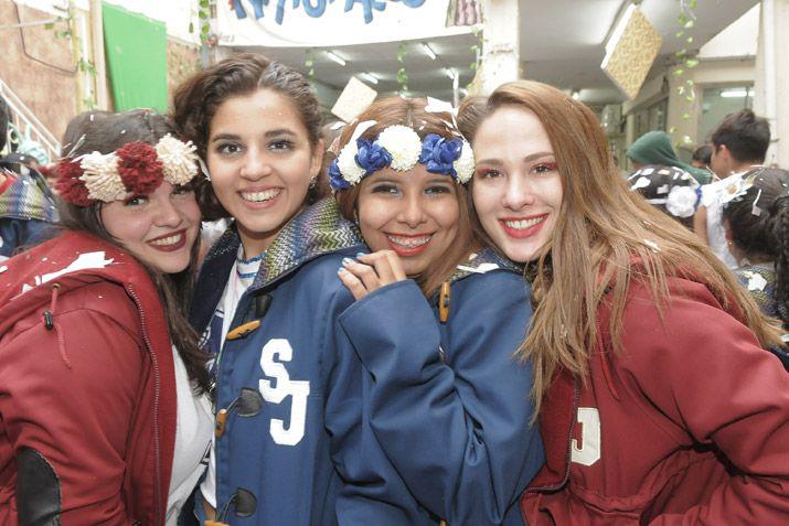 Presentacioacuten de camperas en el Colegio San Jorge