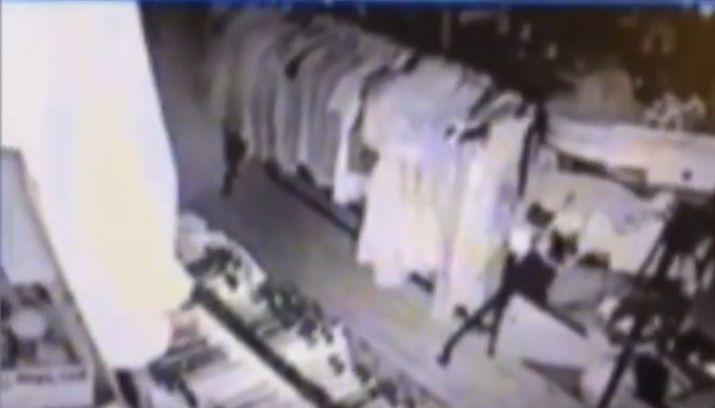 Video- filman un fantasma en una tienda de antiguedades