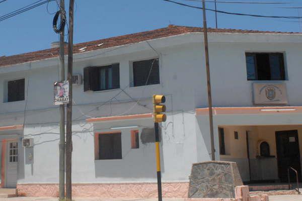 Encontroacute a su novia en un baile y le propinoacute una brutal paliza