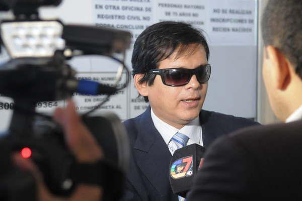 Detienen a empleado judicial acusado de apalear a su pareja