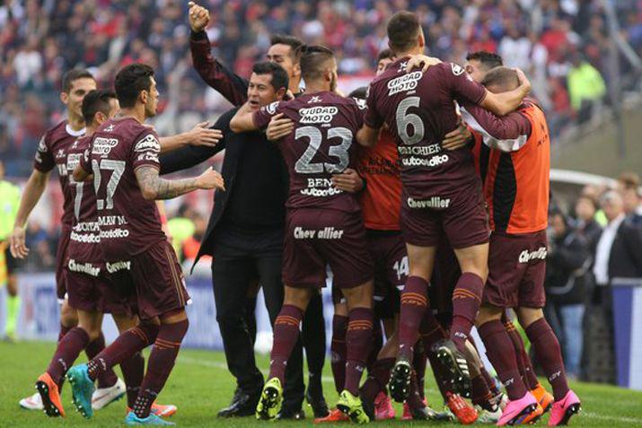 Lanuacutes es el nuevo campeoacuten del fuacutetbol argentino