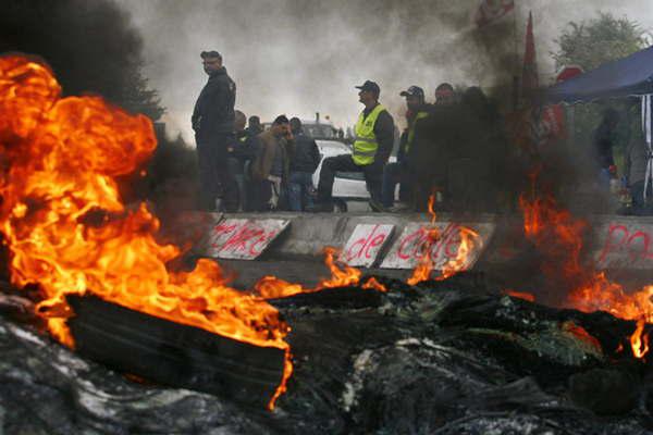 El Gobierno de Francia se mantiene inflexible ante  las numerosas protestas contra la reforma laboral