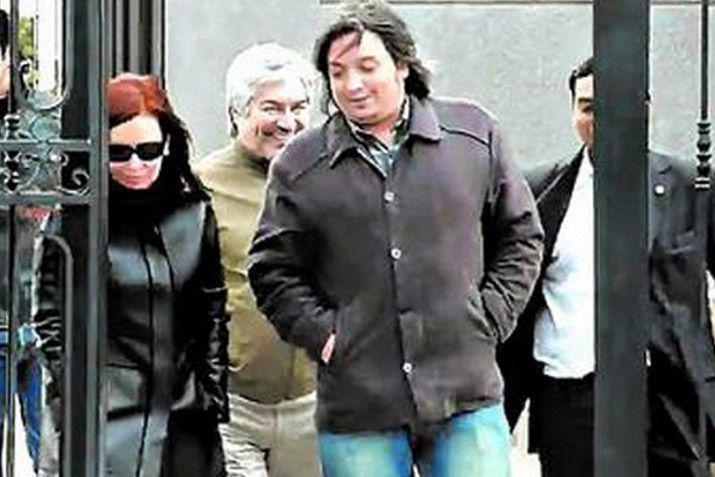 Aparecen contratos entre Laacutezaro Baacuteez y Maacuteximo Kirchner