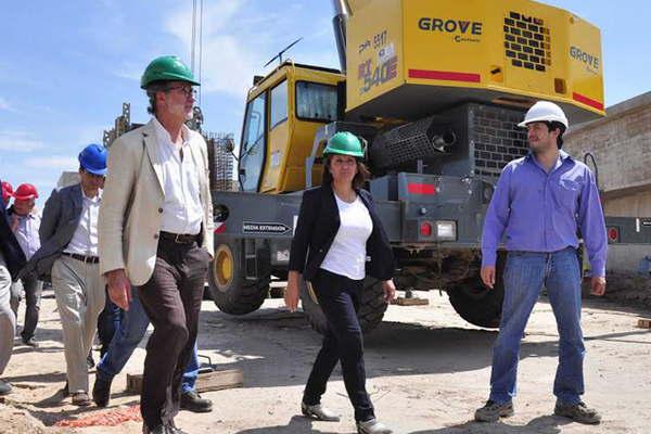 Viviendas e infraestructura para la provisioacuten de servicios entre los ejes fundamentales