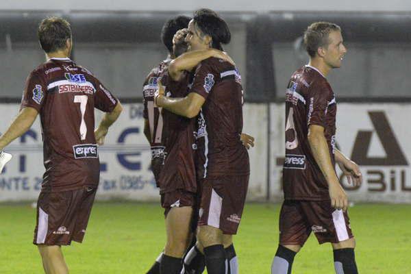 Jugadores del Ferro quieren aprovechar el envioacuten aniacutemico