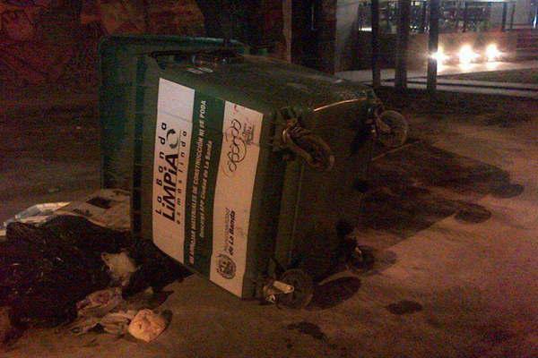 Mirolo denuncioacute nuevos ataques a contenedores para los residuos