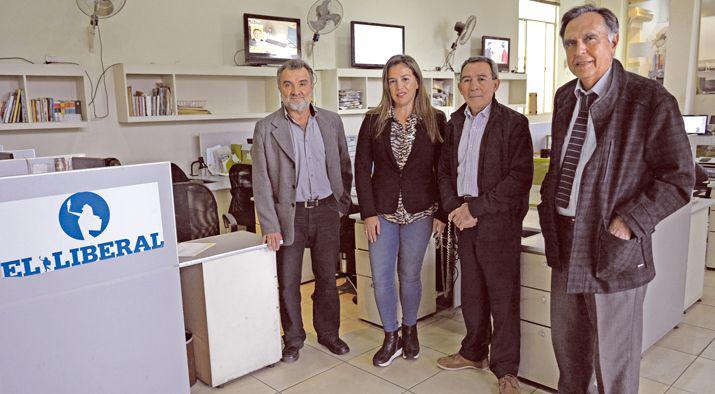 La vacunacioacuten y los cambios de haacutebitos son medidas eficaces contra la gripe A