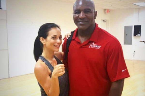 Evander Holyfield abriraacute el ring mediaacutetico 