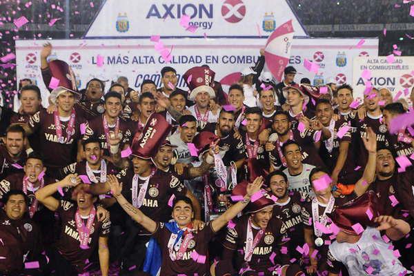 Un campeoacuten a puro gol en Nuacutentildeez