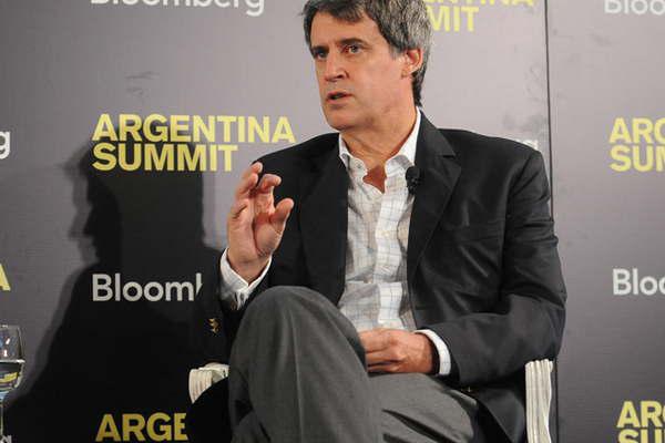 Prat Gay se reuacutene con empresarios con el objetivo de atraer inversioacuten