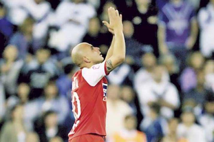 Difunden tutorial para crear al santiaguentildeo Omar Peacuterez en el PES 2014