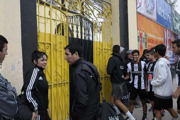 Piden que el partido se juegue