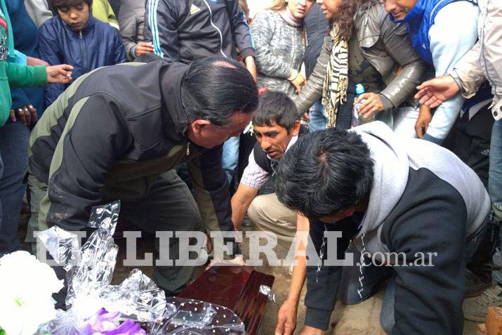 Todo el pueblo de Quimilí acompañó en el sepelio de Marito Agustín