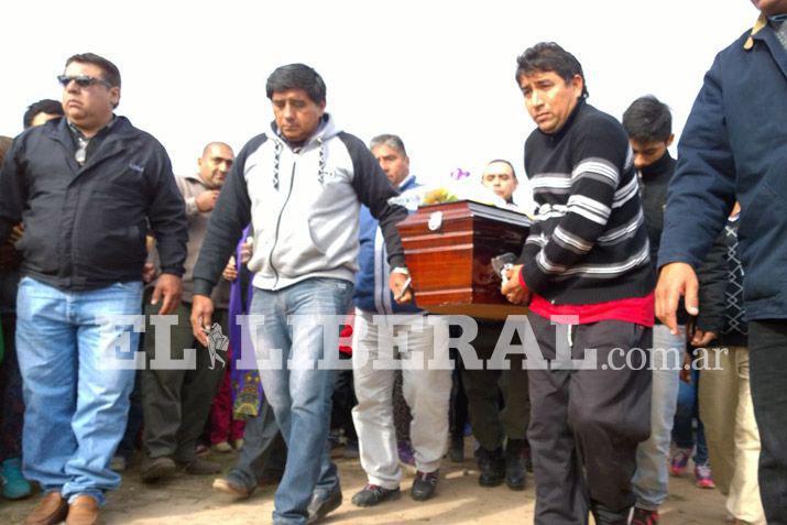 Todo el pueblo de Quimilí acompañó en el sepelio de Marito Agustín
