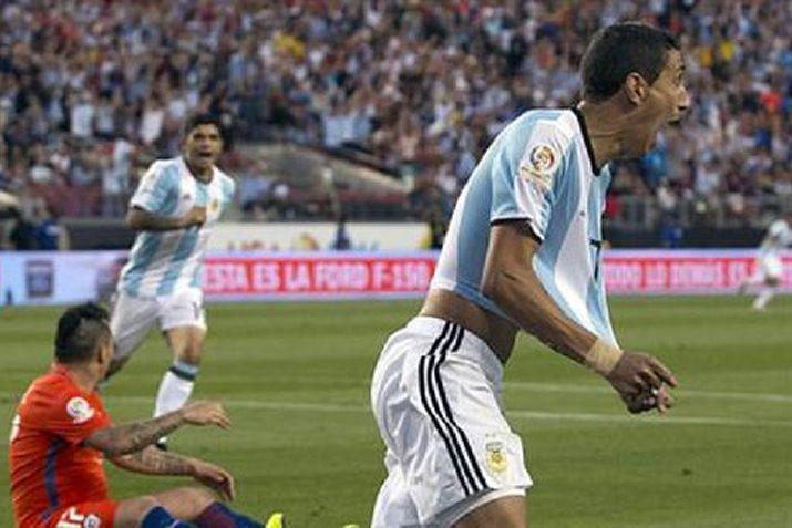 La Argentina vencioacute a Chile 2 a 1