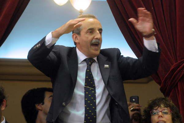 Tildan de repugnante y exagerada comparacioacuten de Macri con Videla