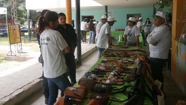 Reeditaraacuten la Feria de los Pequentildeos Productores