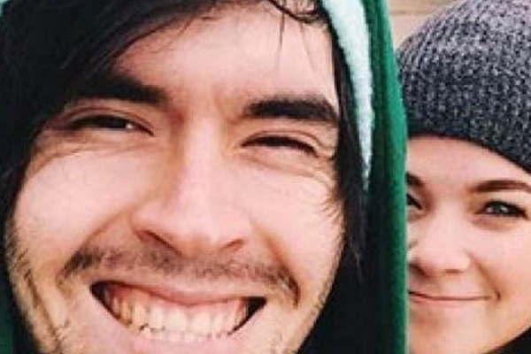 El youtuber Germaacuten Garmendia presentoacute novia
