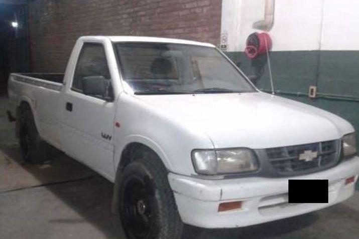 Recuperan camioneta con pedido de secuestro