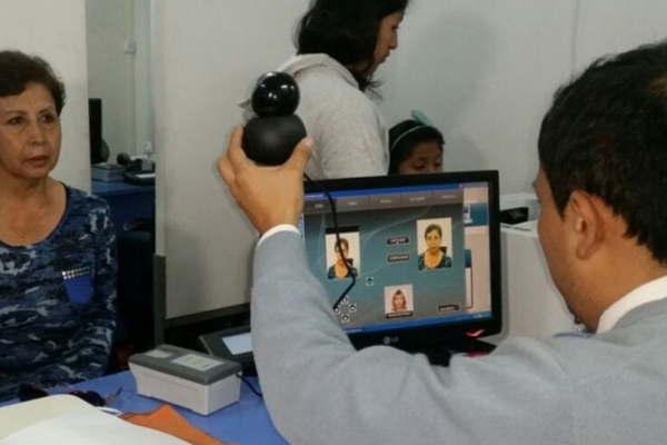 La Anses recuerda que desde el 1 de agosto soacutelo aceptaraacute el DNI tarjeta