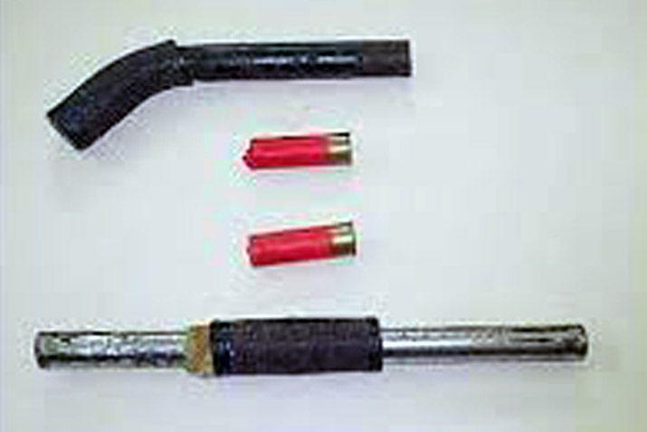 Demoran varios joacutevenes por una gresca secuestran armas y motocicletas