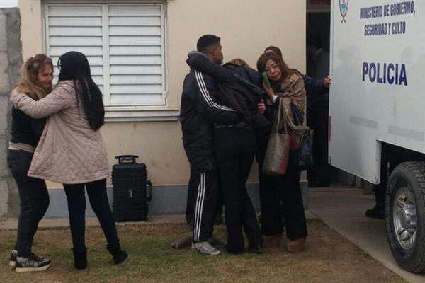 Por celos un boliviano ahorcoacute hasta matar a su esposa con la piola que utilizaba su hija para jugar