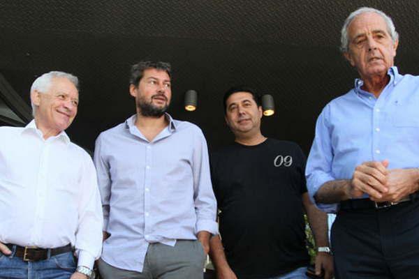 La AFA bajo la oacuterbita de una comisioacuten normalizadora