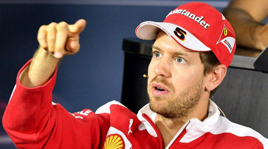 La discusioacuten entre Alonso y Vettel en la rueda de prensa de Bakuacute