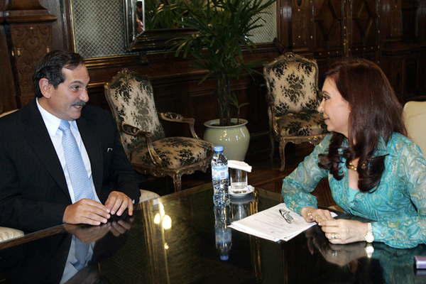 Seguacuten el senador Alperovich la expresidenta fue quien pidioacute que Loacutepez fuese candidato al Parlasur 