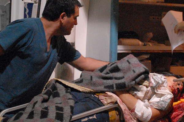 Una mujer fue atacada por su Pitbull tuvieron que matarlo para salvarla