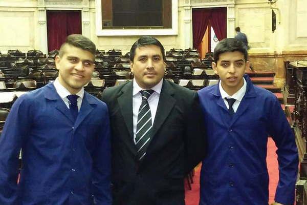 Alumnos de la Normal viajaron al Argentina Legisla