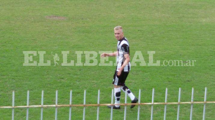 Central Coacuterdoba le ganoacute 6 a 0 a Atleacutetico Paranaacute y sigue en el Nacional B