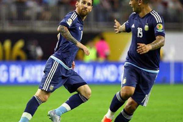 Messi superoacute al Bati como maacuteximo goleador en la seleccioacuten