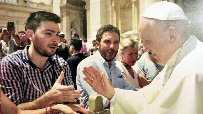 Santiaguentildeos en un emotivo encuentro con el papa Francisco