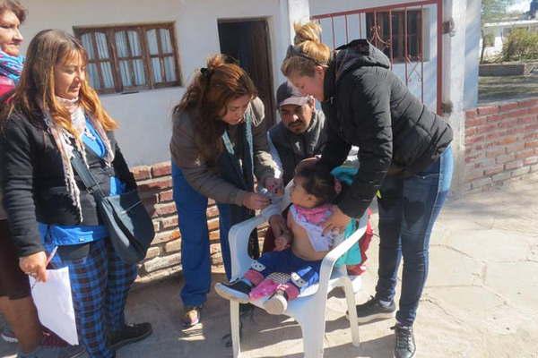 En Las Termas aplican la antigripal casa por casa a embarazadas y nintildeos