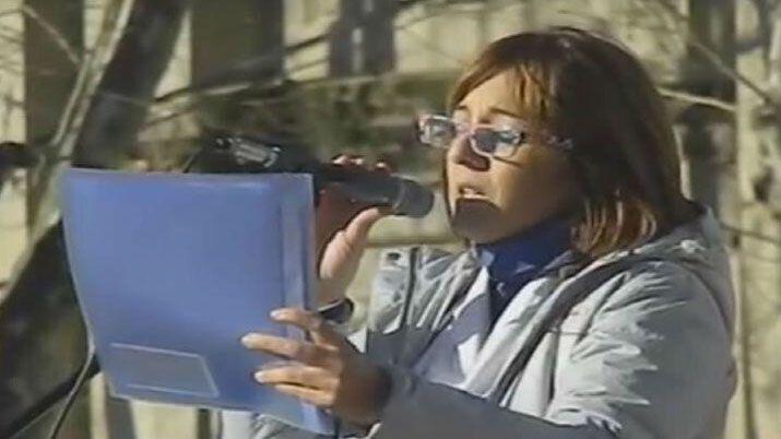 Una docente kirchnerista fue abucheada por criticar al Gobierno en su discurso