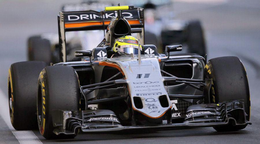 Carlos Slim prepara una cifra de 8 diacutegitos para sentar a Checo Peacuterez en Ferrari