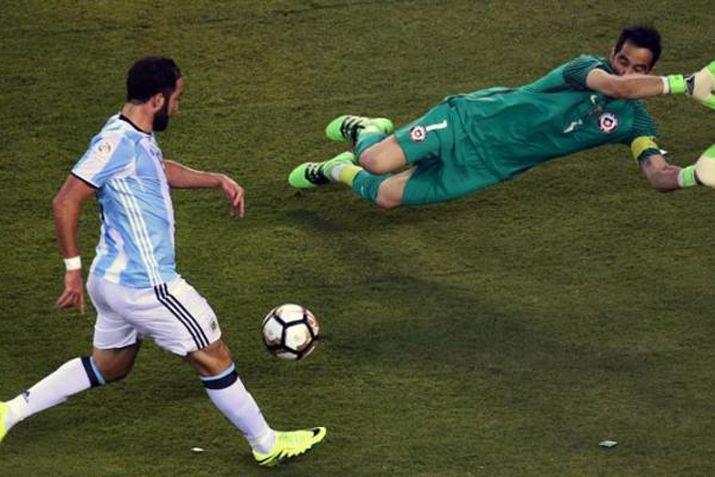 Higuaiacuten falloacute un mano a mano